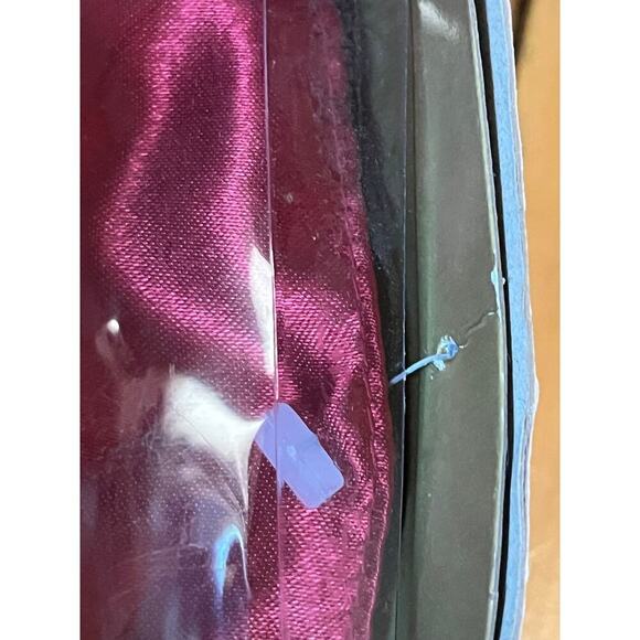 NEW VTG 1999 Holiday Elegance Barbie. Toys R Us exclusive. Red Holiday Gown! - Picture 5 of 6